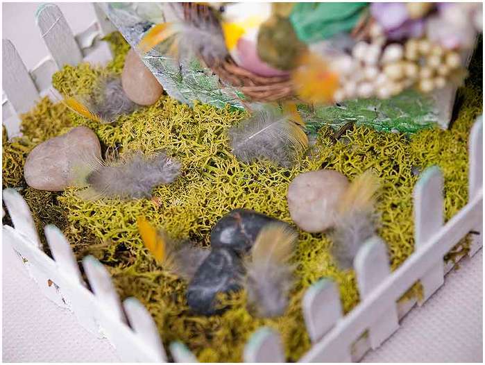 Домик для птички из картона, палочек от мороженого, с мозаикой из яичной скорлупы (30) (700x526, 59Kb)