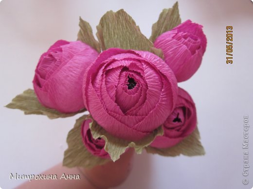 бутоны роз из гофрированной бумаги. мастер-класс (22) (520x390, 29Kb)