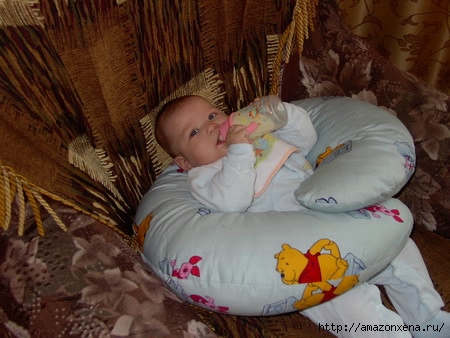 Как сшить подушку для кормления малыша. Выкройка подушки для кормления (5) (450x338, 110Kb)