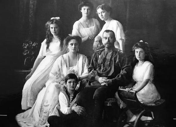 5276173_Moe_samoe_lubimoe_foto_carskoi_semi_1912 (590x427, 34Kb)