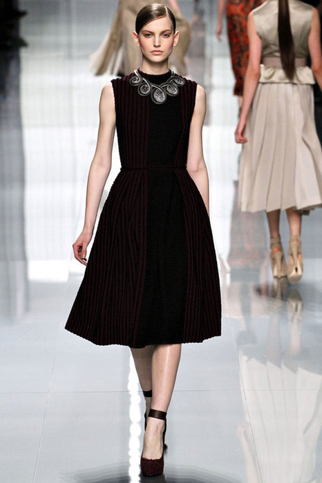 4703105_christian_dior_osen_zima_2012_2013_foto_video_32 (466x700, 55Kb)