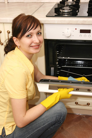 woman-cleaning-oven (300x449, 56Kb)