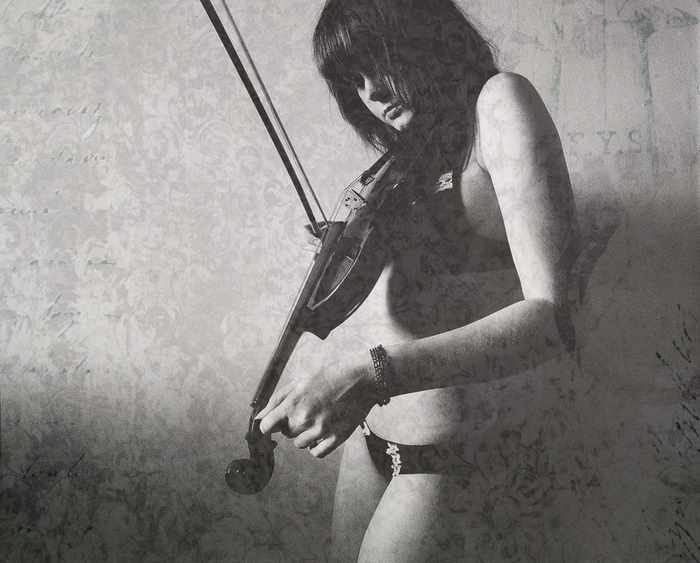 violin_girl_by_toruko_yui-d3kvfjb (700x563, 291Kb)