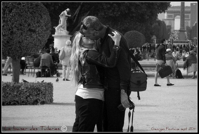 le-baiser-des-tuileries-1 (700x471, 201Kb)