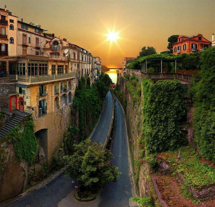 Sorrento, Italy (700x675, 605Kb)