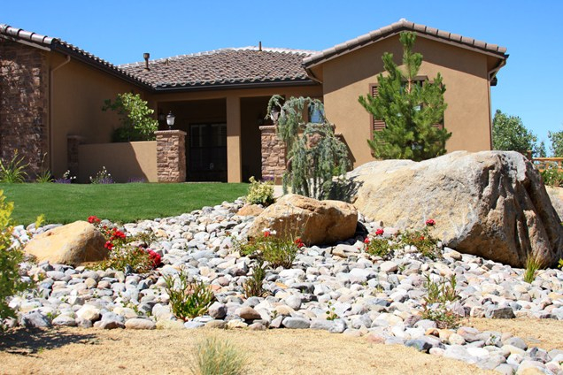 desert-front-yard-dry-streambed-signature-landscapes_5456 (636x424, 335Kb)