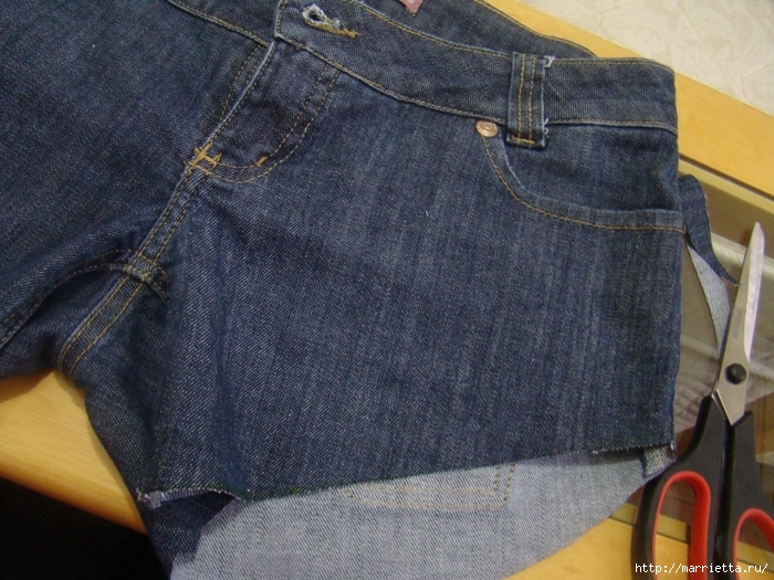 шорты из джинсов, переделка и украшение (13) (700x525, 337Kb)