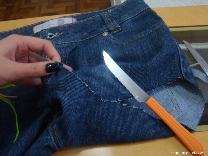 шорты из джинсов, переделка и украшение (15) (700x525, 285Kb)