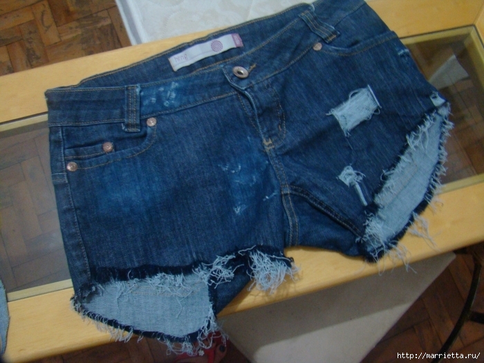 шорты из джинсов, переделка и украшение (19) (700x525, 279Kb)