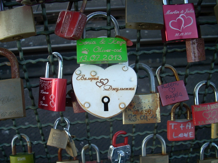 Spazieregang am Hohenzollern Brücke 2013 083 (700x525, 238Kb)