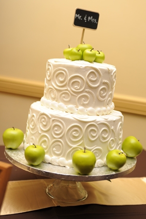 apple-wedding-cake-snappy-shots-by-bev (300x450, 101Kb)