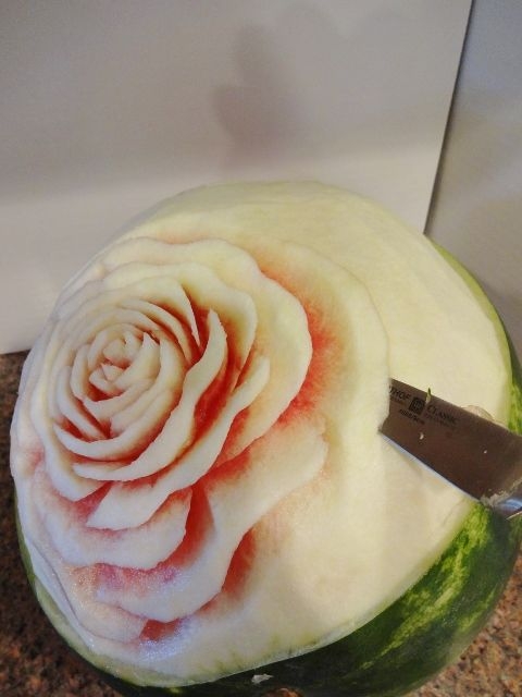 карвинг. розы из арбуза. салат из ананасов (64) (480x640, 163Kb)