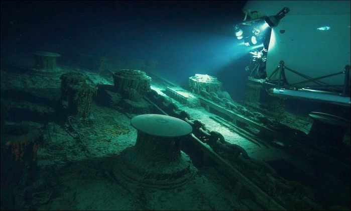 1378304947_undersea_photos_of_the_titanic_wreckage_03151_007 (700x420, 179Kb)