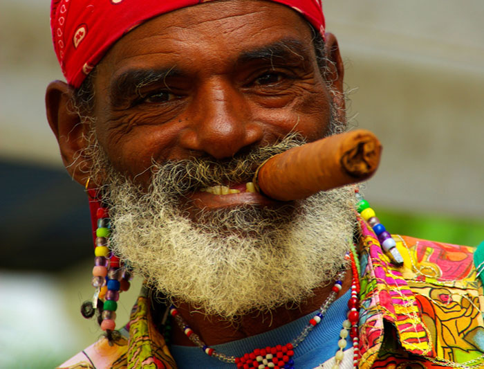 1444355409_cuba_havana_smile (1) (700x533, 103Kb)