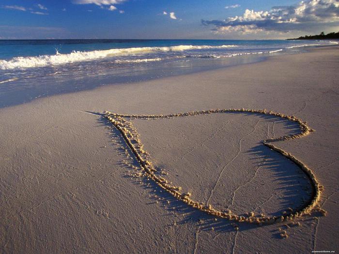 ______14__heart_in_the_sand_on_st_valentines_day_on_february_14_20150525_1624260117 (700x525, 66Kb)