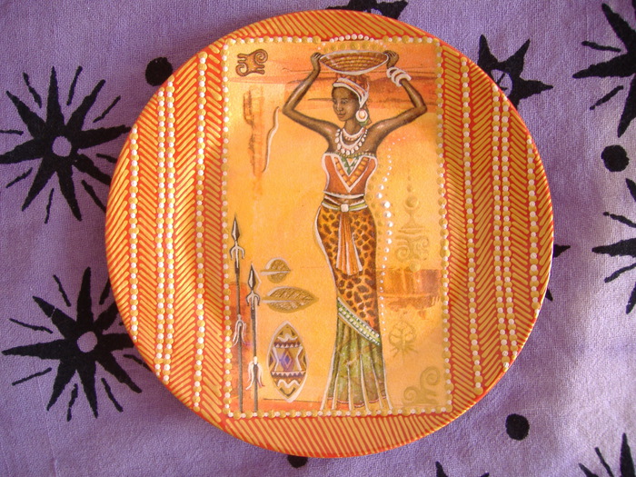Куньяза. Роспись тарелок африканские мотивы. Стеклянная тарелка в африканском стиле. Роспись тарелки в африканском стиле. Тарелка Африка.