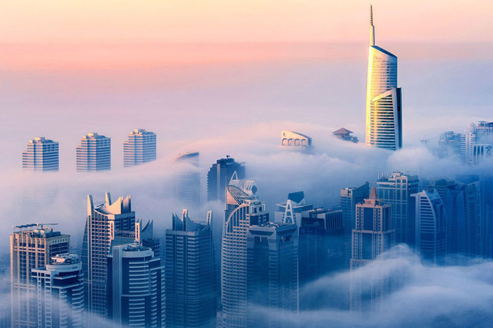 a-blaze-with-light-dubai-in-fog-sebastian-opitz-9 (700x466, 69Kb)