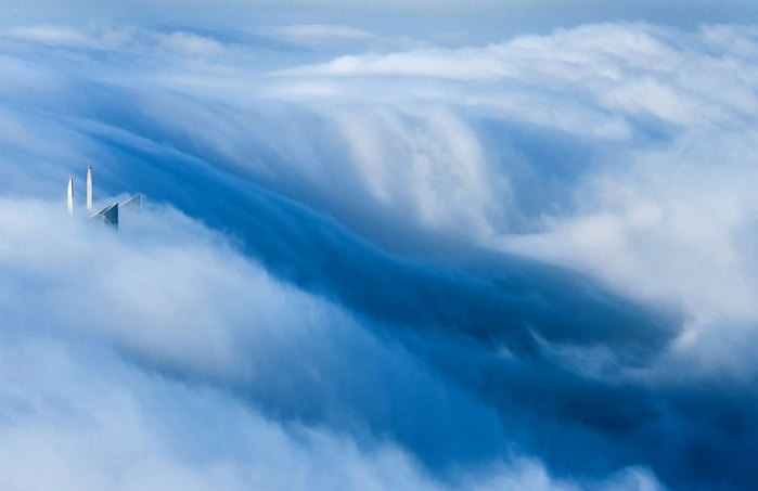 a-blaze-with-light-dubai-in-fog-sebastian-opitz-10 (700x453, 37Kb)