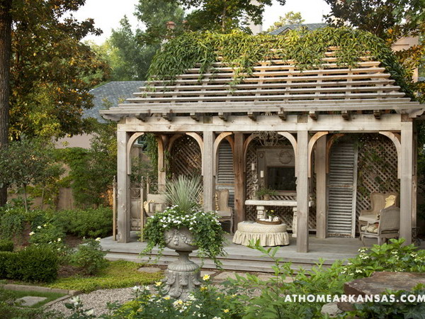 gazebo-and-garden-in-old-european-style2 (600x450, 162Kb)