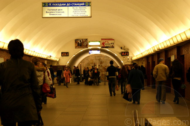 Выход из метро маяковская к залу чайковского