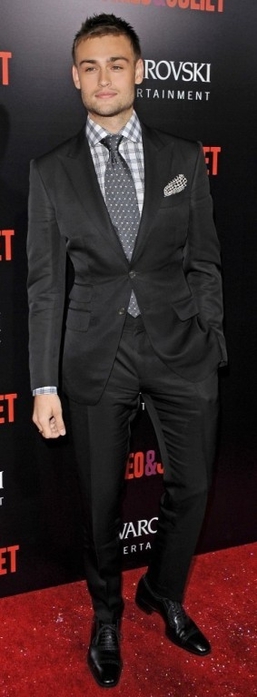 Douglas+Booth+Romeo+Juliet+Premieres+Hollywood+B0ECo81cBdUx (257x700, 107Kb)