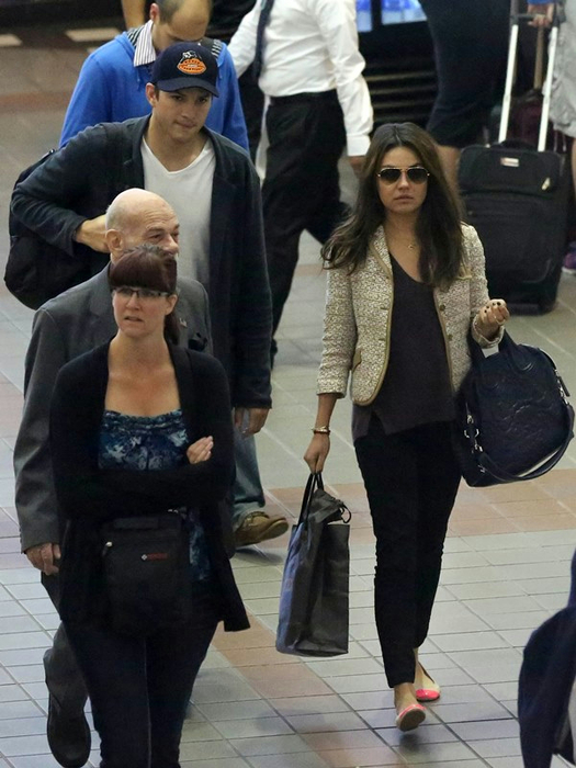 ashton-mila-lax-30sept13-12 (525x700, 340Kb)