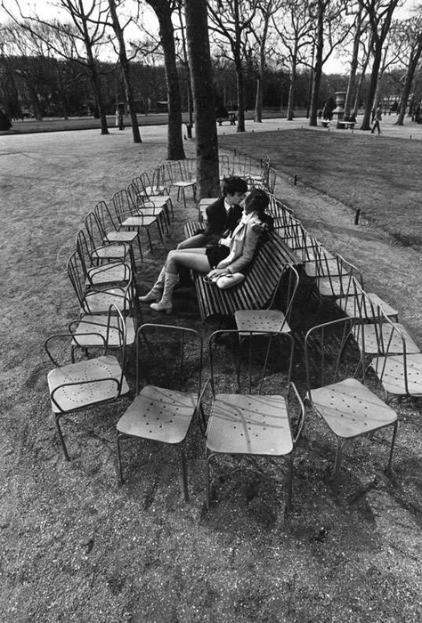 Mario De Biasi. A World Of Kisses, 1950s (474x700, 266Kb)
