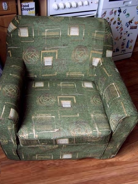 Как обновить старое кресло. Меняем обивку сами (18) (450x600, 159Kb)