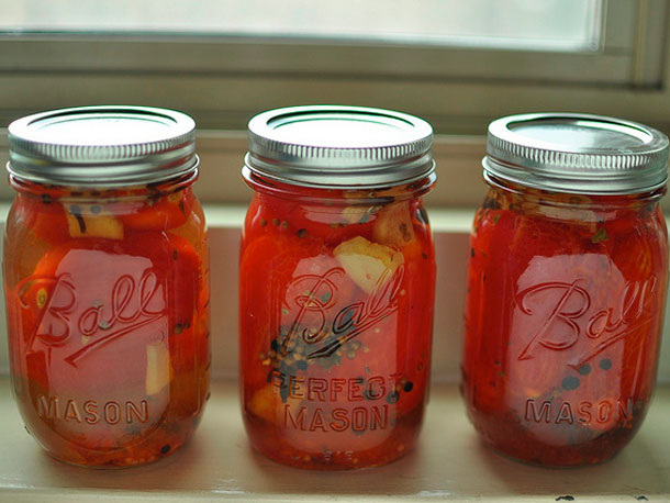 20110829-pickled-tomatoes-primary (610x458, 60Kb)
