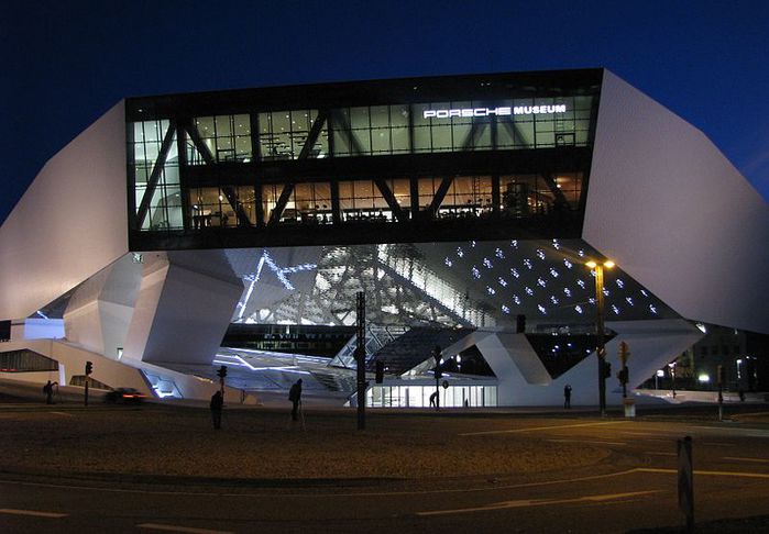 800px-Porsche-Museum_Main_Entrance (700x486, 56Kb)