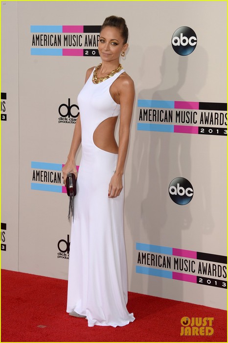 nicole-richie-heidi-klum-amas-2013-red-carpet-01 (466x700, 64Kb)