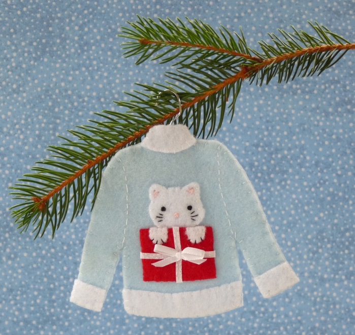 blue kitty sweater ornament a re (700x661, 365Kb)