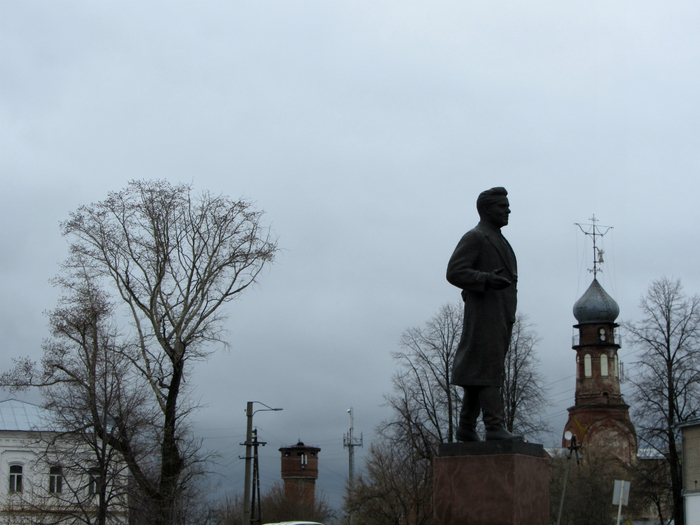 Уржум 1. Памятник Кирову в Уржуме. Уржум достопримечательности.