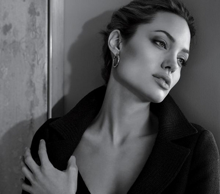 Angelina Jolie(01) (453x400, 72Kb)