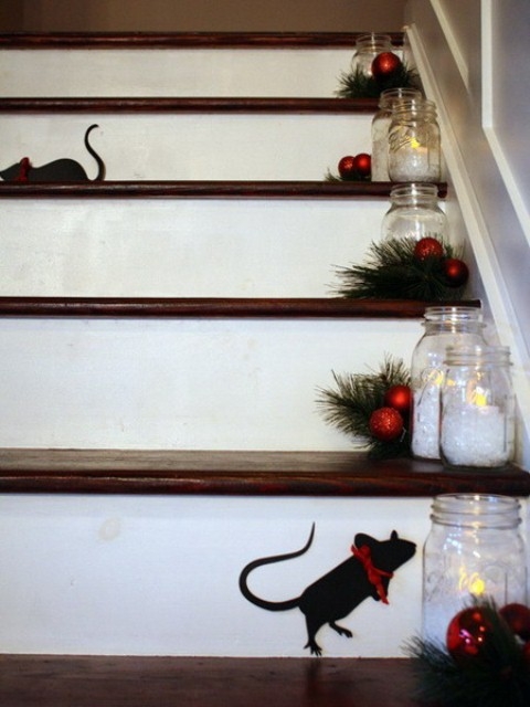 Дизайн интерьера. Потрясающие идеи украшения лестниц к Рождеству (69) (480x640, 148Kb)