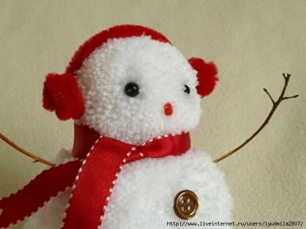 1-pom-pom-snowman-christmas-crafts-red-close-up (620x465, 95Kb)