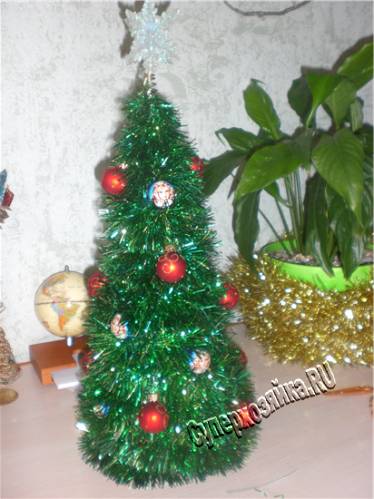       /3973799_Elka_iz_bymagi_svoimi_rykami_dlya_detei (374x499, 33Kb)