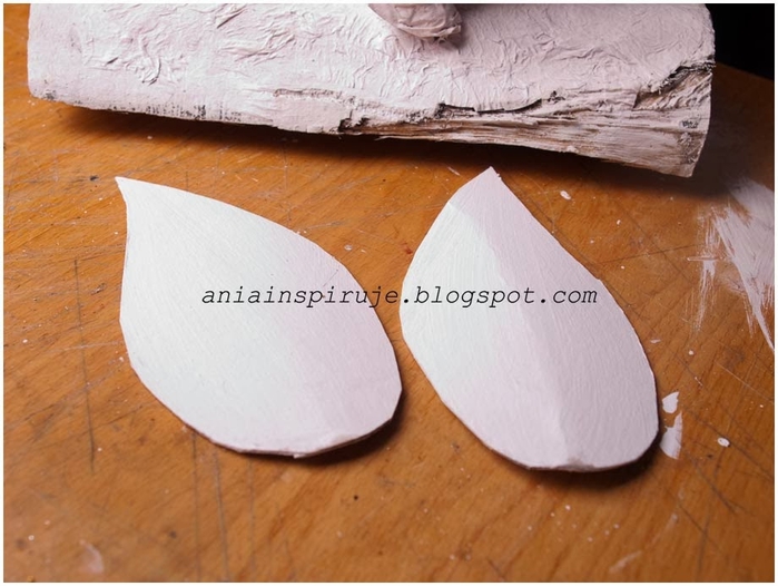 Белая совушка из перьев и папье маше (6) (700x526, 238Kb)
