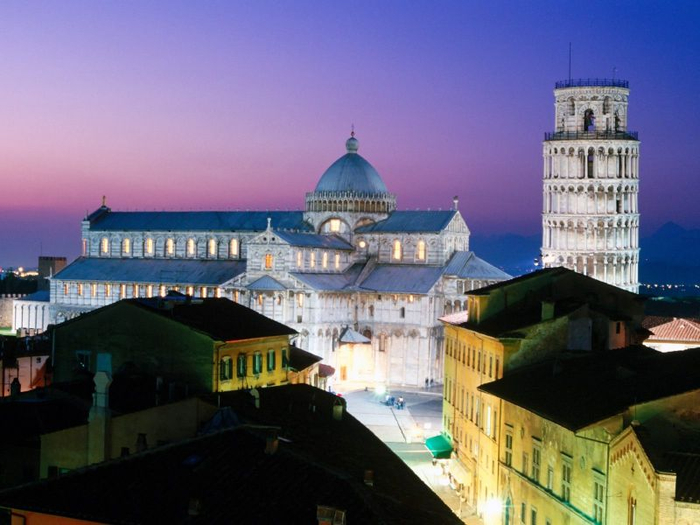 normal_Piazza_dei_Miracoli__Pisa__Italy (700x525, 312Kb)