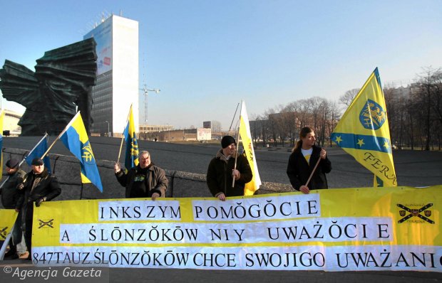 z15108793Q,Happening-Stowarzyszenia-Slunsko-Ferajna (620x398, 59Kb)