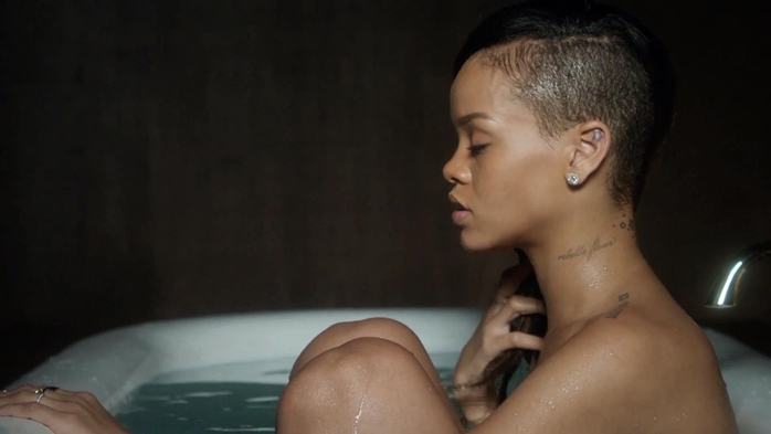 06-Rihanna (700x393, 108Kb)