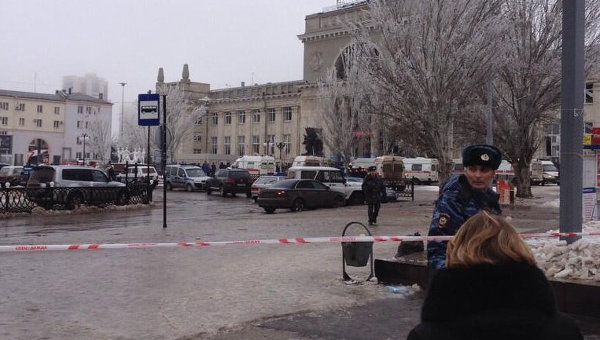Волгоград раненые. Взрыв на ЖД вокзале в Волгограде. Теракт на ЖД вокзале в Волгограде. Взрыв вокзала в Волгограде.
