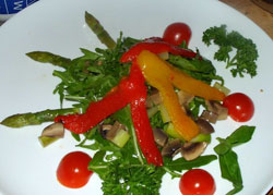 salat-shampinyoni-avokado-zapechenim-percem (250x179, 15Kb)