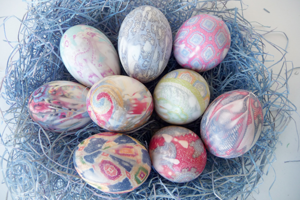 DIY-easter-egg-decorating-ideas-silk-tie-dyed-eggs-easy-holiday-crafts (600x400, 316Kb)