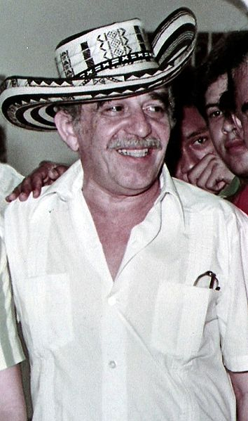 354px-Gabriel_Garcia_Marquez_1984 (354x599, 156Kb)