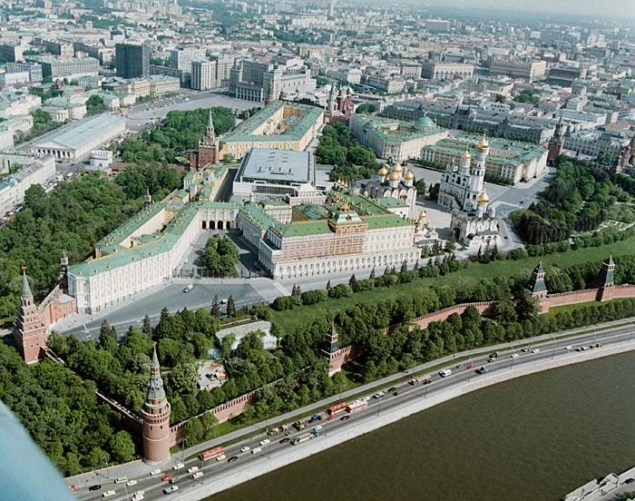 Kremlin_birds_eye_view-1 (700x552, 403Kb)