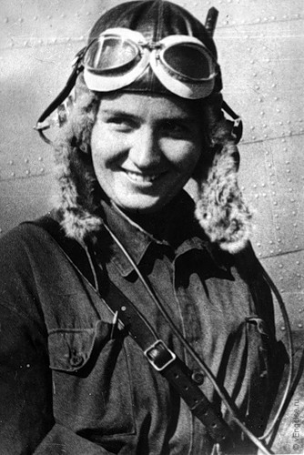 girl-pilot (334x500, 54Kb)