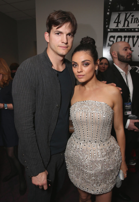 Mila-Kunis-Ashton-Kutcher-Billboard-Music-Awards-2016 (4) (482x700, 289Kb)