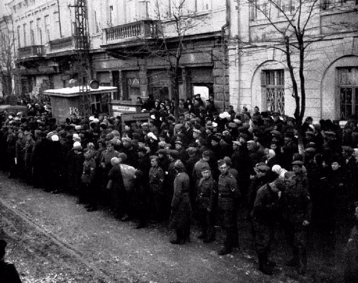 Симферополь в #годы #оккупации. 1941-19443 (700x552, 307Kb)