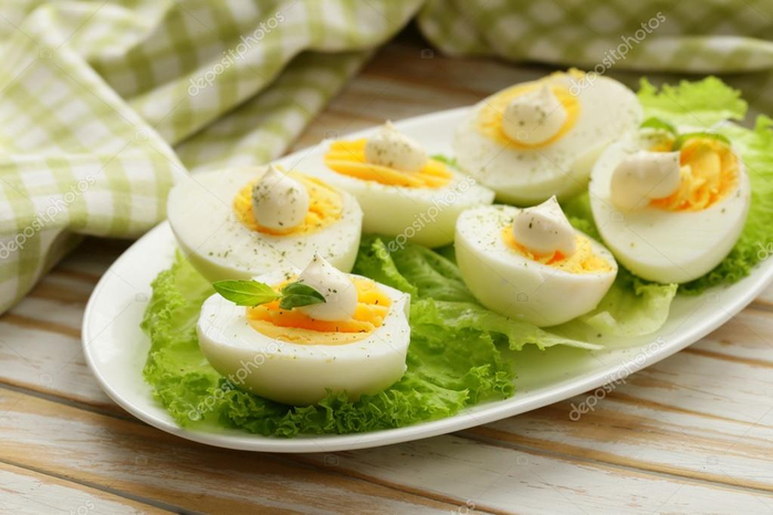 depositphotos_44616199-stock-photo-appetizer-of-boiled-eggs-with (700x466, 302Kb)